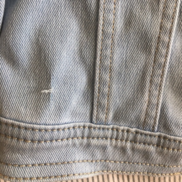 BOGO Old Navy jean denim jacket with snaps - light wash - Picture 3 of 5